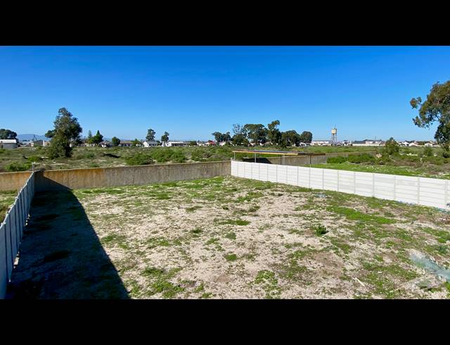 600M² VACANT LAND FOR SALE IN LAAIPLEK